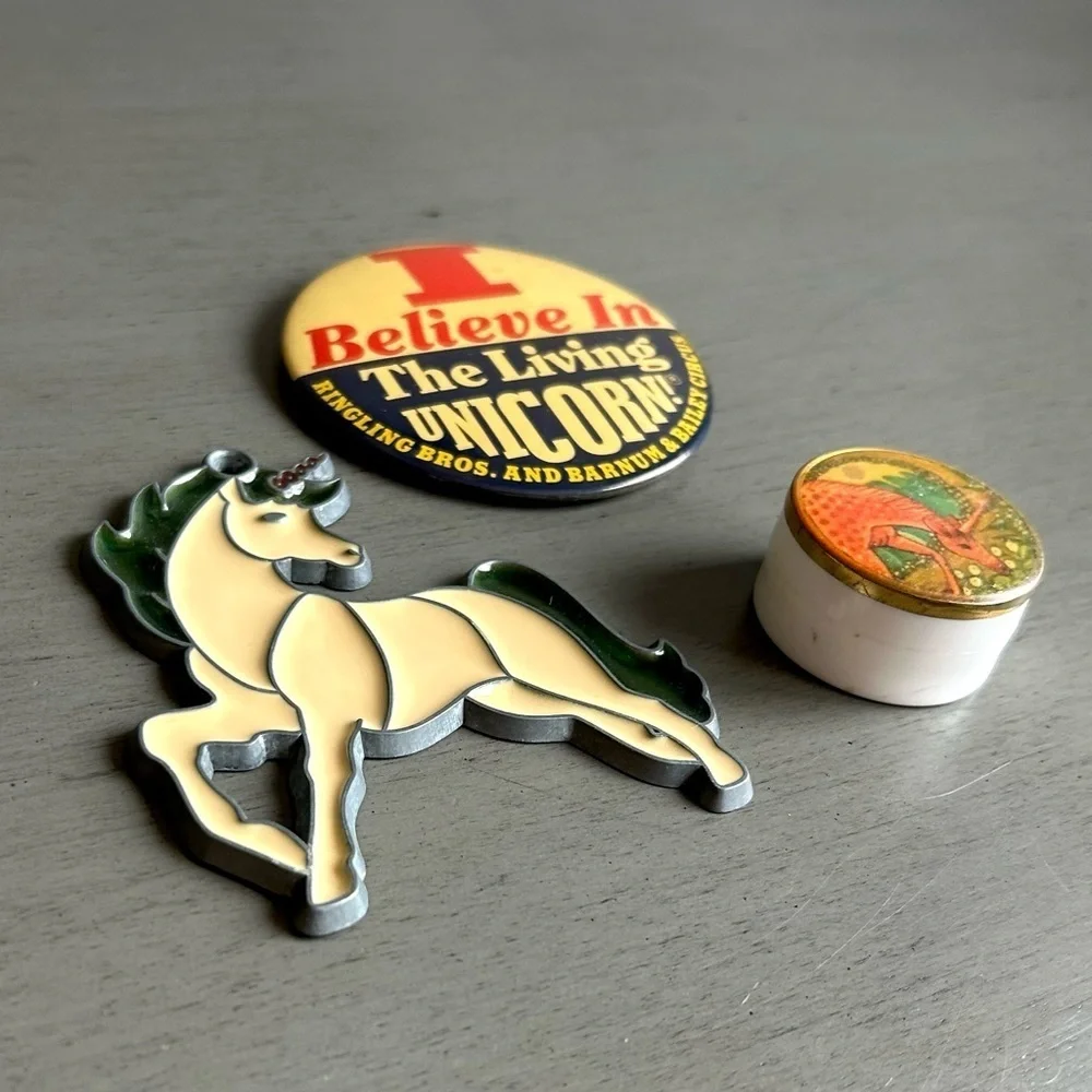 VTG Unicorn Keepsakes Collectibles -Button Sun Catcher Pill Box Tiny Case RARE